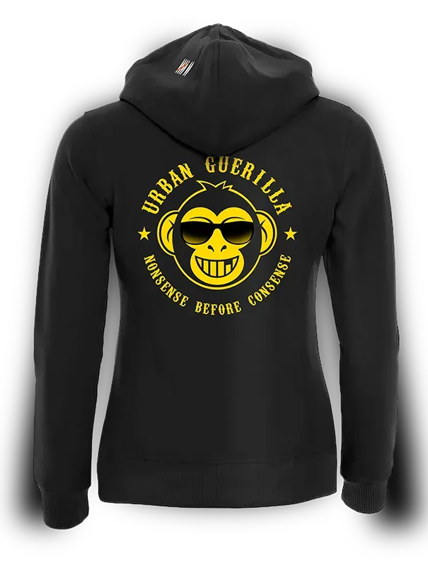 021042-99_Hoodie_Herren_black_back_patch_1_Bobby-75dpi.webp